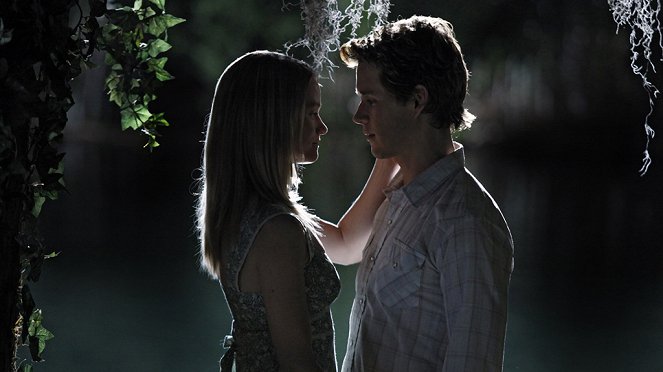 True Blood - Inni és élni hagyni - Season 3 - Trouble - Filmfotók - Lindsay Pulsipher, Ryan Kwanten