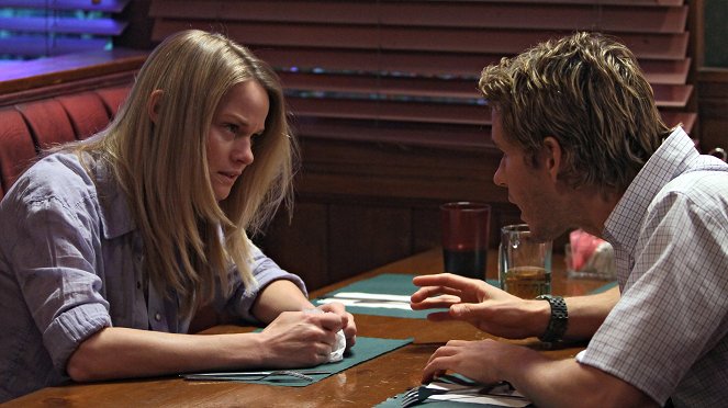 True Blood - Season 3 - Tout est brisé - Film - Lindsay Pulsipher, Ryan Kwanten