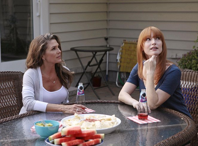 Person of Interest - The High Road - Photos - Paige Turco, Alicia Witt