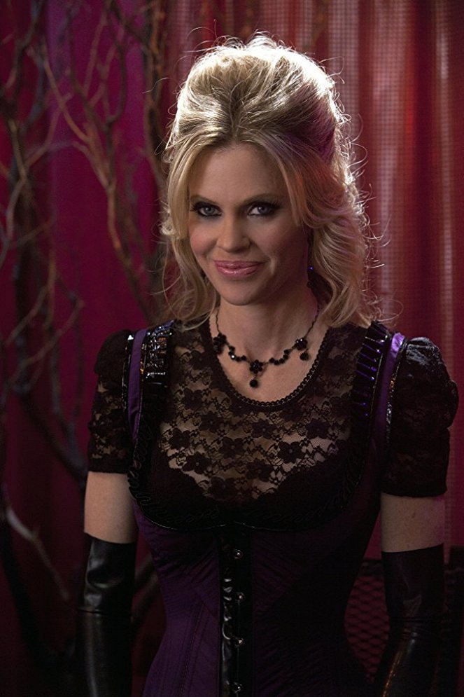 True Blood - Whatever I Am, You Made Me - Photos - Kristin Bauer van Straten