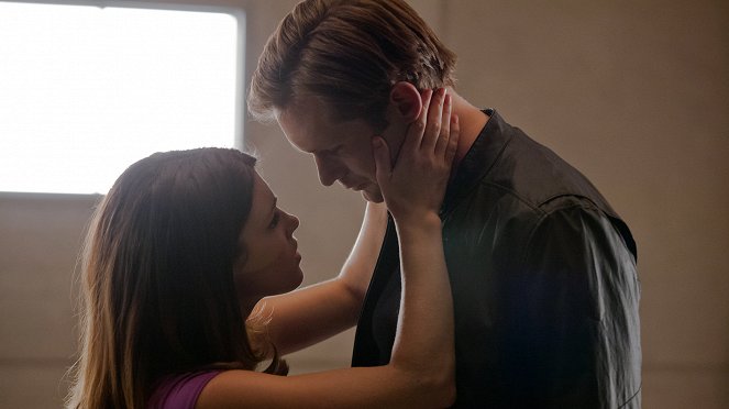 True Blood - Everybody Wants to Rule the World - Photos - Lucy Griffiths, Alexander Skarsgård