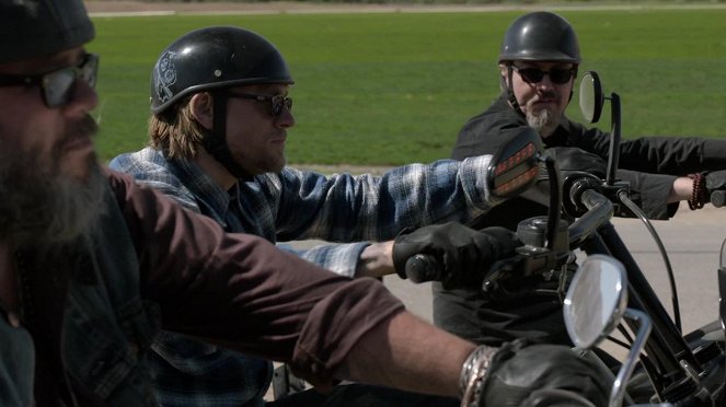 Kemény motorosok - Toil and Till - Filmfotók - Charlie Hunnam, Tommy Flanagan