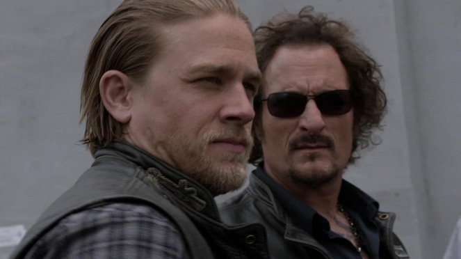 Sons of Anarchy - Playing with Monsters - Van film - Charlie Hunnam, Kim Coates