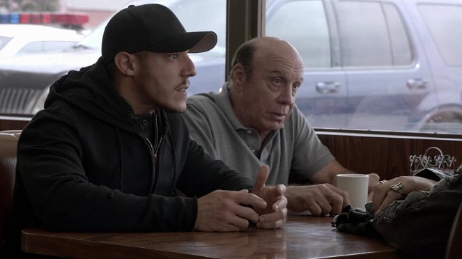 Sons of Anarchy - Playing with Monsters - Van film - Theo Rossi, Dayton Callie