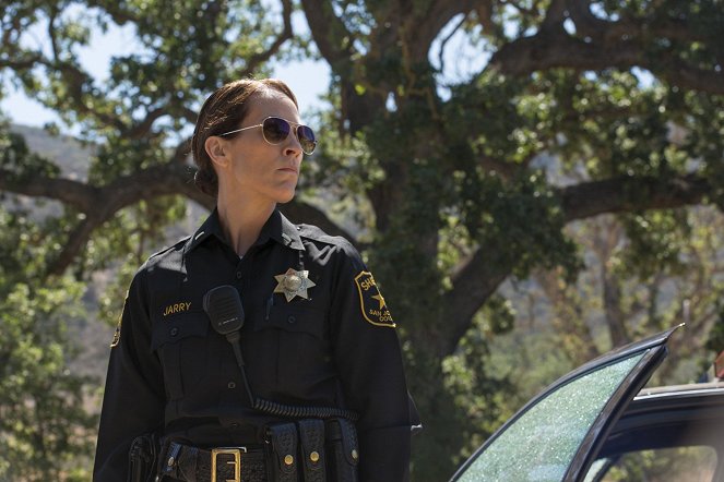 Sons of Anarchy - Poor Little Lambs - Photos - Annabeth Gish