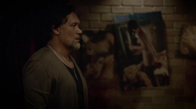 Sons of Anarchy - Poor Little Lambs - Photos - Jimmy Smits