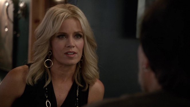 Sons of Anarchy - Poor Little Lambs - Photos - Kim Dickens