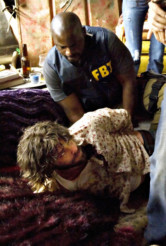 Numb3rs - Angels and Devils - Photos - Alimi Ballard, James Callis