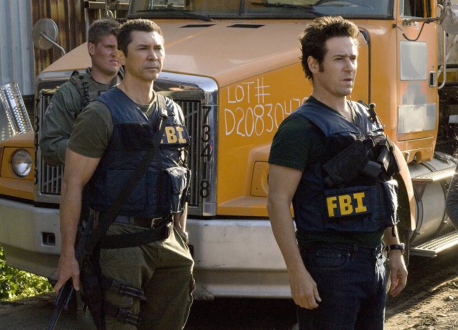 Numb3rs - Angels and Devils - Photos - Lou Diamond Phillips, Rob Morrow