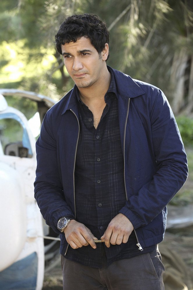 Scorpion - Young Hearts Spark Fire - Film - Elyes Gabel
