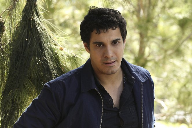 Scorpion - Young Hearts Spark Fire - Film - Elyes Gabel
