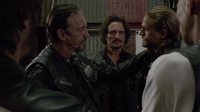 Sons of Anarchy - À ceux qui restent - Film - Tommy Flanagan, Kim Coates, Charlie Hunnam