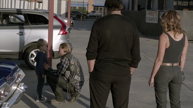 Kemény motorosok - Season 7 - Papa's Goods - Filmfotók - Charlie Hunnam