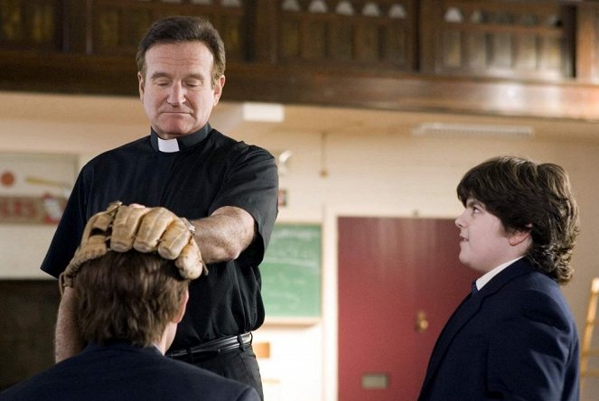 Kněz je poděs - Z filmu - Robin Williams, Josh Flitter