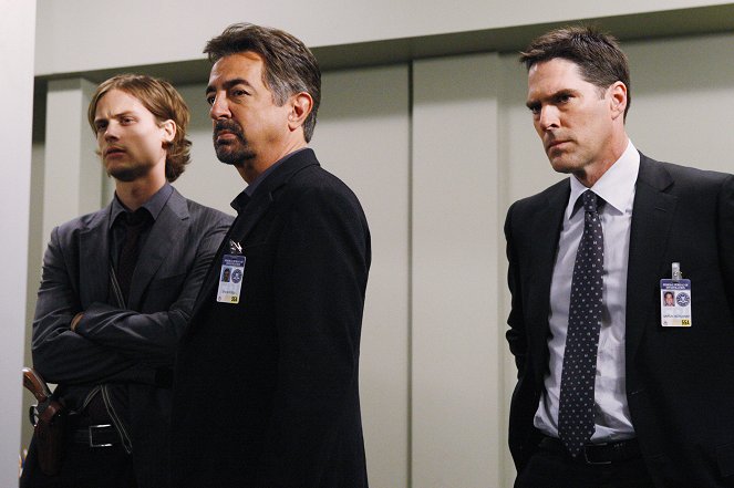 Criminal Minds - Season 4 - Masterpiece - Photos - Matthew Gray Gubler, Joe Mantegna, Thomas Gibson
