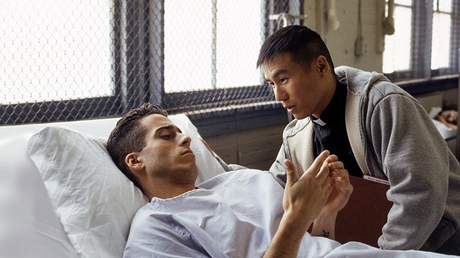 Oz - Season 1 - Visits, Conjugal and Otherwise - Photos - Kirk Acevedo