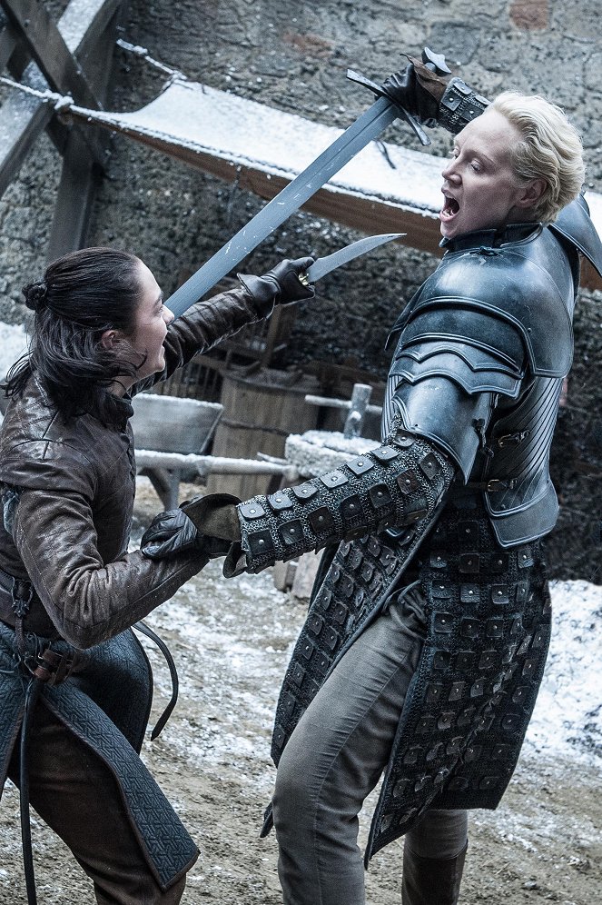 Game of Thrones - The Spoils of War - Photos - Maisie Williams, Gwendoline Christie