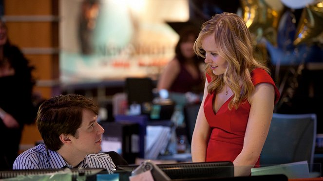The Newsroom - Season 1 - I'll Try to Fix You - Photos - John Gallagher Jr., Alison Pill