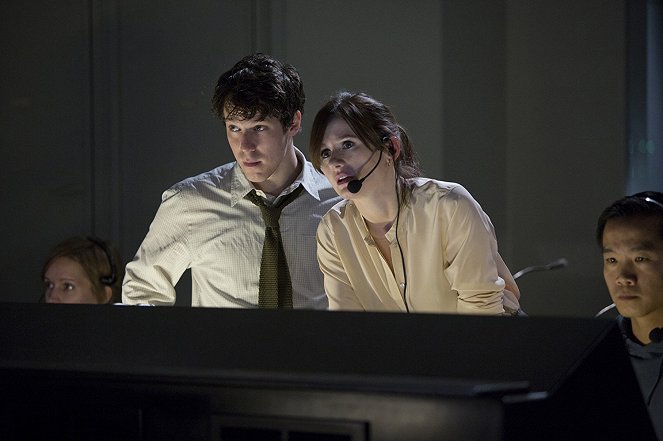 The Newsroom - First Thing We Do, Let's Kill All the Lawyers - Van film - John Gallagher Jr., Emily Mortimer