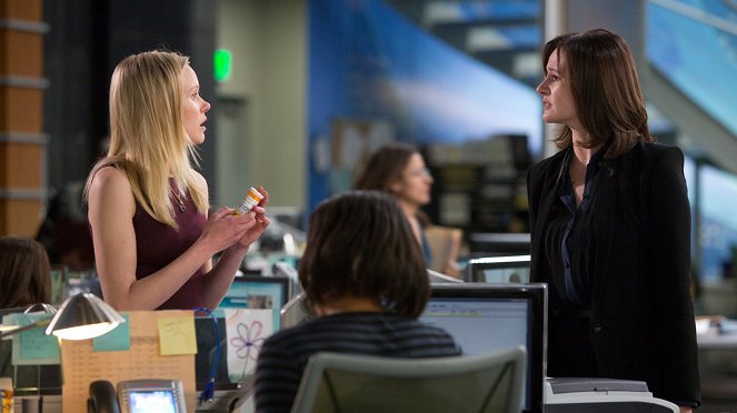 The Newsroom - Willie Pete - Photos - Alison Pill, Emily Mortimer
