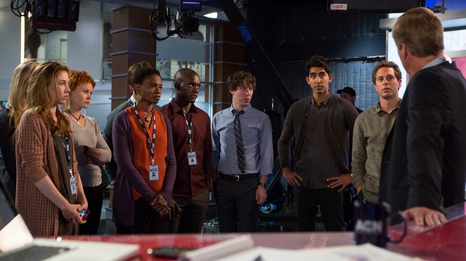 The Newsroom - Election Night: Part II - Van film - Alison Pill, Adina Porter, Chris Chalk, John Gallagher Jr., Dev Patel, Thomas Sadoski