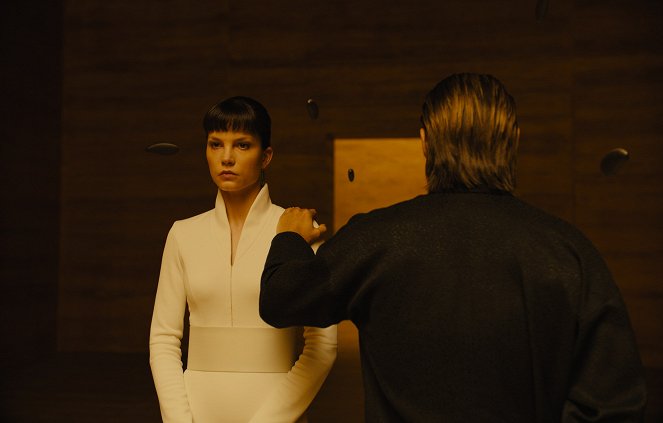 Blade Runner 2049 - Photos - Sylvia Hoeks