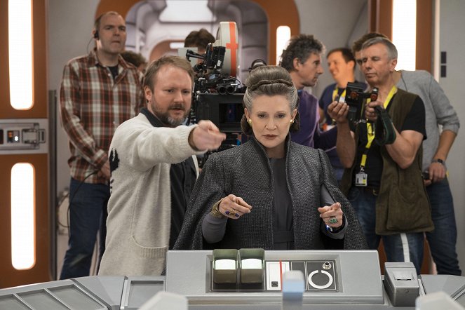 Star Wars: The Last Jedi - Van de set - Rian Johnson, Carrie Fisher