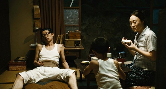 Pekorosu no haha ni ai ni iku - Kuvat elokuvasta - Ryō Kase, Kiwako Harada