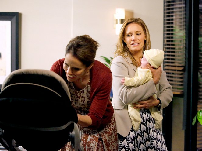 Private Practice - Season 6 - In Which We Say Goodbye - Photos - Amy Brenneman, KaDee Strickland