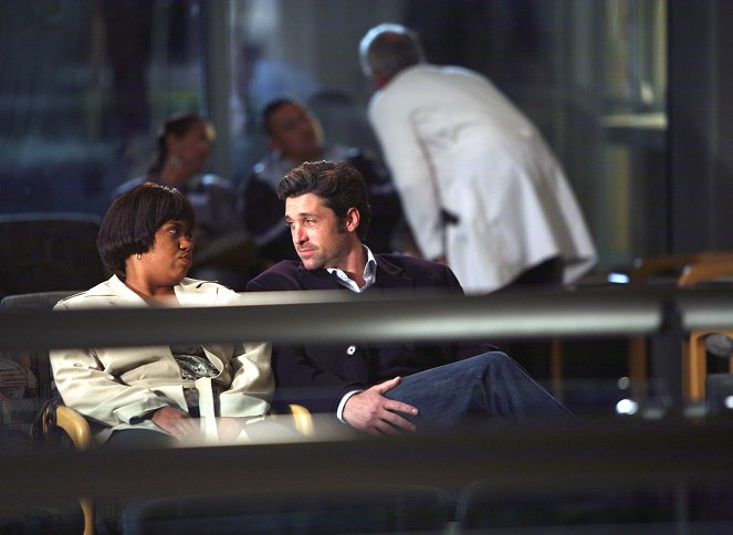 Grey's Anatomy - Forever Young - Photos - Chandra Wilson, Patrick Dempsey