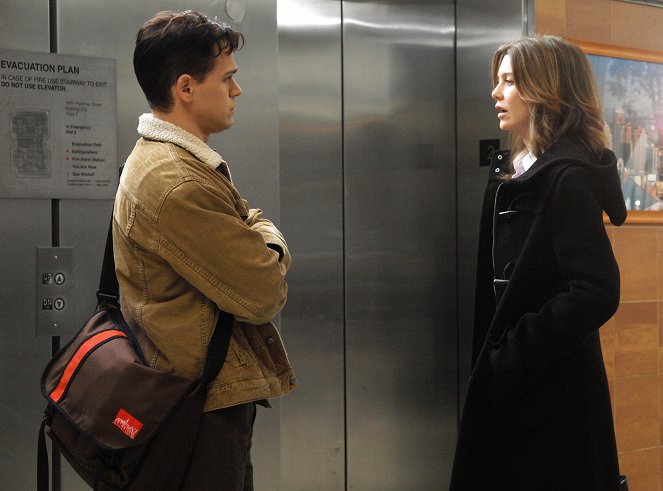 Grey's Anatomy - Forever Young - Photos - T.R. Knight, Ellen Pompeo