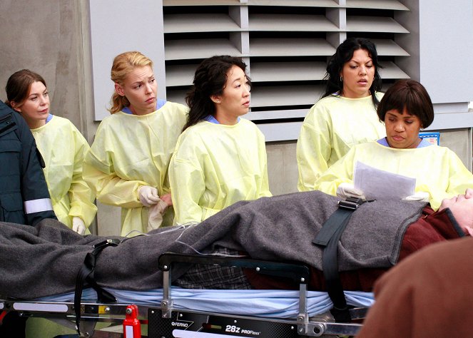 Grey's Anatomy - Season 4 - Crash Into Me: Part 1 - Photos - Ellen Pompeo, Katherine Heigl, Sandra Oh, Sara Ramirez, Chandra Wilson
