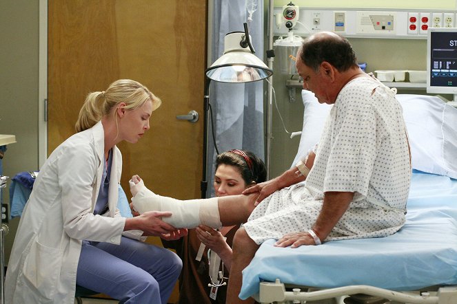 Grey's Anatomy - Season 4 - Where the Wild Things Are - Photos - Katherine Heigl, Cheech Marin