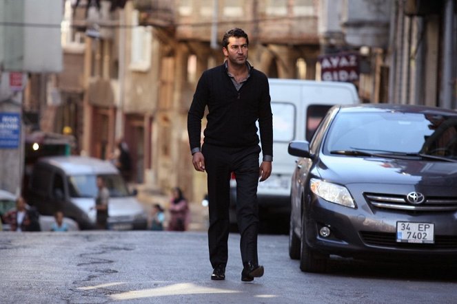 Ezel - Bosszú mindhalálig - Filmfotók - Kenan İmirzalıoğlu