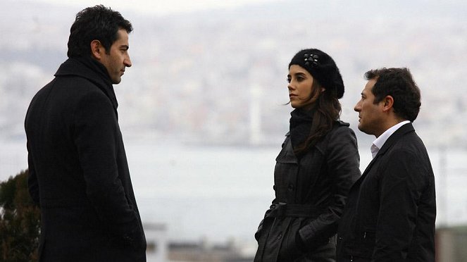 Ezel - De la película - Kenan İmirzalıoğlu, Cansu Dere