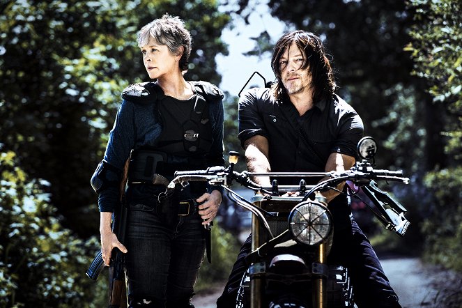 Walking Dead - Season 8 - Promokuvat - Melissa McBride, Norman Reedus