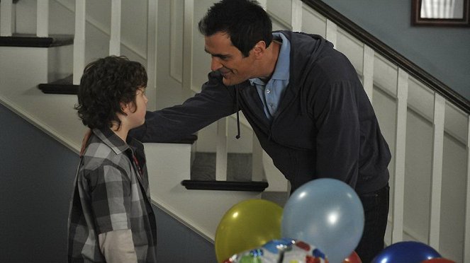 Modern Family - Mission cadeau impossible - Film - Nolan Gould, Ty Burrell