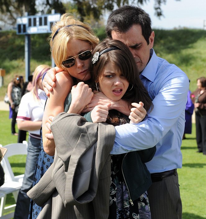 Uma Família Muito Moderna - A formatura - Do filme - Julie Bowen, Sarah Hyland, Ty Burrell