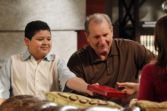 Modern Family - Mother's Day - Van film - Rico Rodriguez, Ed O'Neill