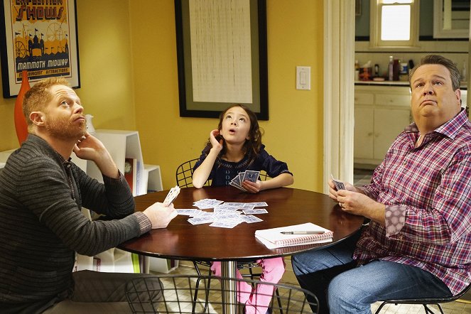 Taková moderní rodinka - Zásady - Z filmu - Jesse Tyler Ferguson, Aubrey Anderson-Emmons, Eric Stonestreet