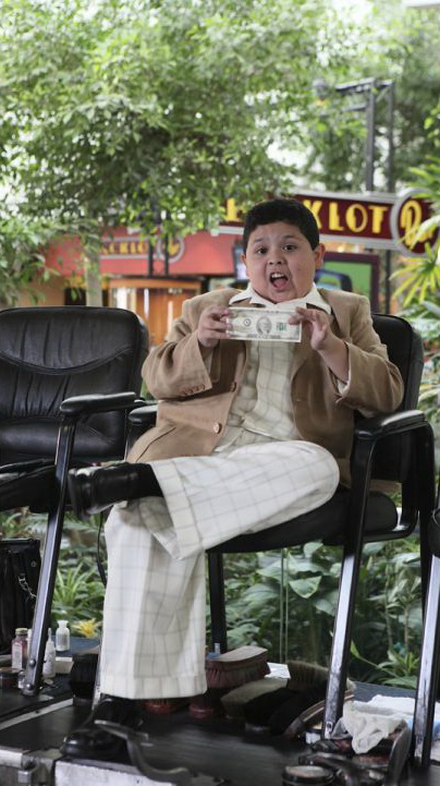 Modern Family - Airport 2010 - Photos - Rico Rodriguez