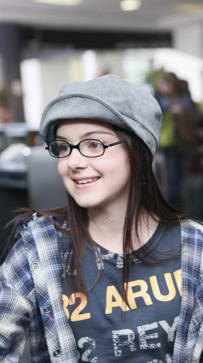 Modern Family - Airport 2010 - Photos - Ariel Winter