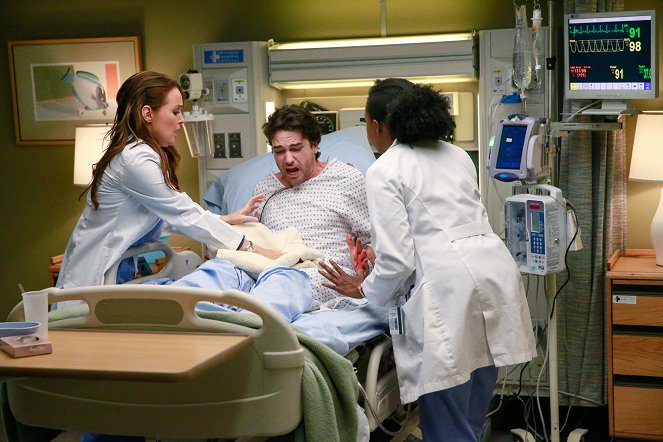 Grey's Anatomy - Crazy Love - Photos - Camilla Luddington