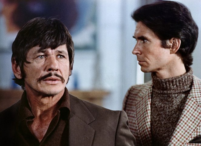 Someone Behind the Door - Photos - Charles Bronson, Anthony Perkins
