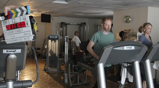 Modern Family - Season 2 - Strangers on a Treadmill - Making of - Jesse Tyler Ferguson, Julie Bowen