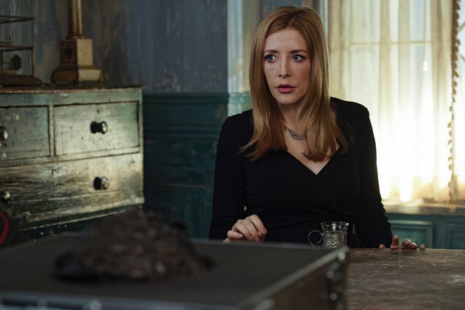 Salvation - From Russia, With Love - Photos - Jennifer Finnigan