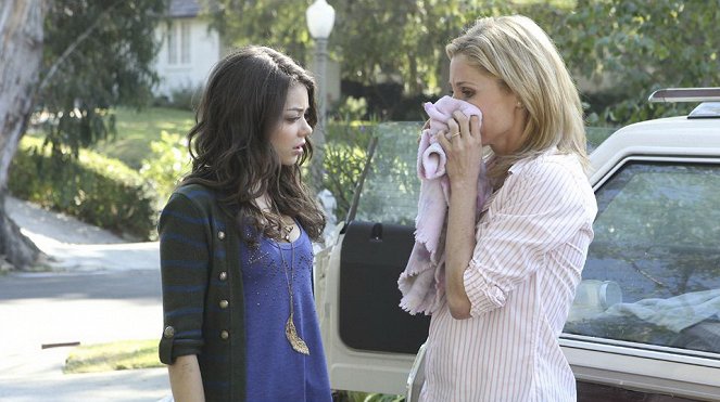 Modern Family - Season 2 - Karren, Kerle und Prinzessinnen - Filmfotos - Sarah Hyland, Julie Bowen