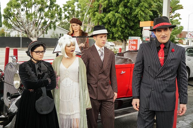 Modern Family - La boda de Frank - De la película - Ariel Winter, Sarah Hyland, Julie Bowen, Nolan Gould, Ty Burrell