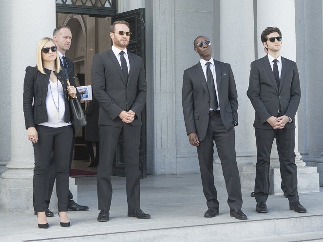 House of Lies - Season 4 - At the End of the Day, Reality Wins - Photos - Kristen Bell, Josh Lawson, Don Cheadle, Ben Schwartz