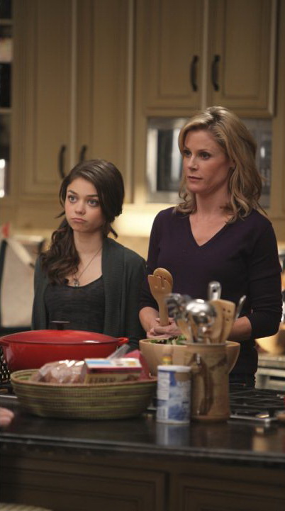 Moderná rodina - Mother Tucker - Z filmu - Sarah Hyland, Julie Bowen